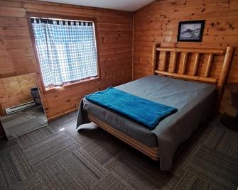 Cottage 4 Is Great For Family Gatherings, & Fishing On Lake Osakis! - Osakis - Bedroom