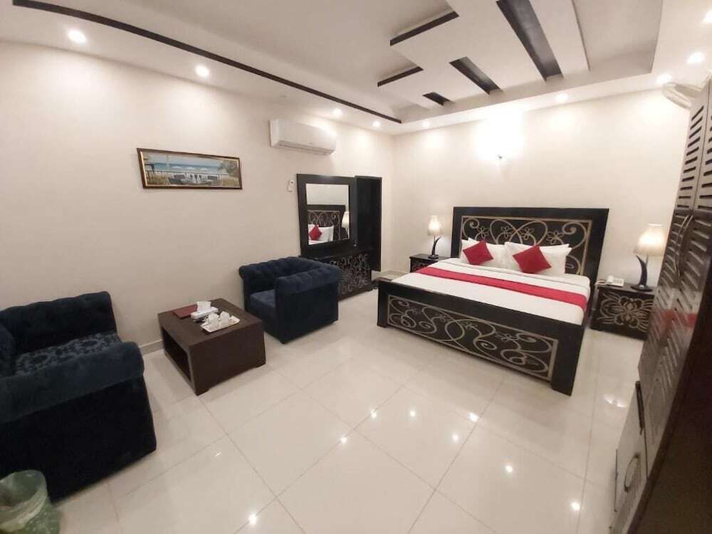 Hotel Mairona Gulberg Lahore thumbnail 3