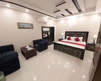 Hotel Mairona Gulberg Lahore - Láhaur - Ložnice