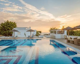 Ostria Inn - Moutsouna - Piscina