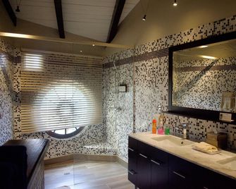 Secret Harbour Boutique Hotel and Marina - Lance aux Épines