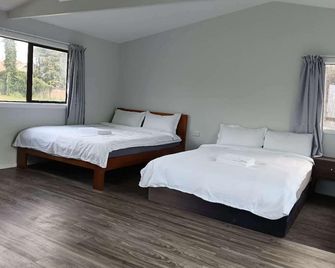 6 Double Beds including 2 Sofa Bed Studio - Rotorua - Chambre