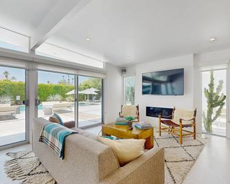 Desert Elegance Permit# 4101 - Palm Springs