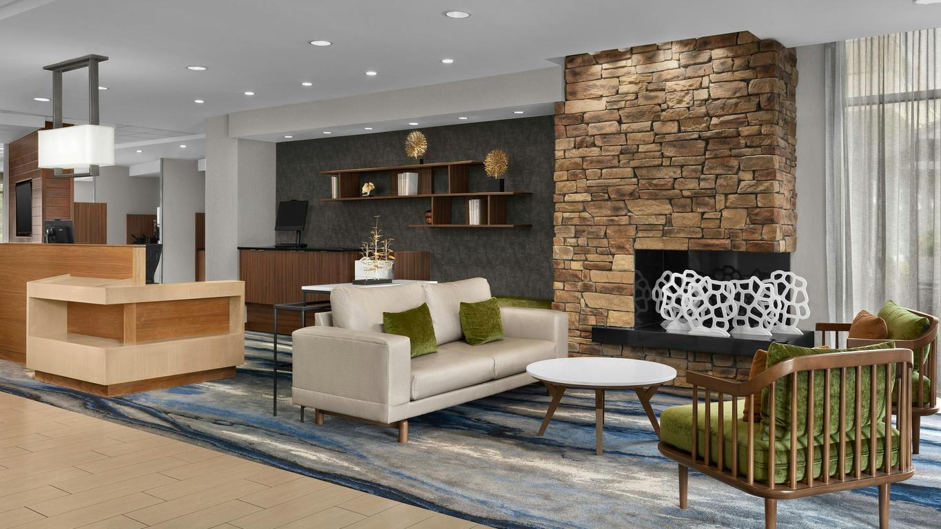 Fairfield Inn and Suites by Marriott Fayetteville North