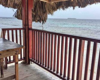 Cabins on paradise San Blas island - El Porvenir - Balcón