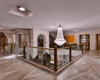 Lemon Tree Hotel Bhopal - Bhopal