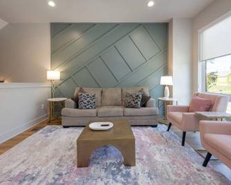 Cowgirl Up! - 4bd/4.5bth - Rooftop Views - Nashville