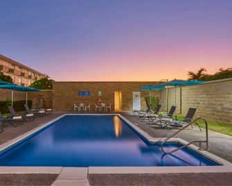 City Express by Marriott Manzanillo - Manzanillo - Pool
