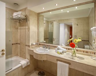 Intersur Recoleta - Buenos Aires - Bathroom