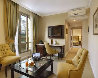 Intersur Recoleta - Buenos Aires - Living room