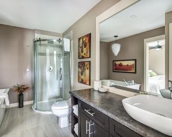 Bighorn Meadows Resort - Radium Hot Springs - Bedroom
