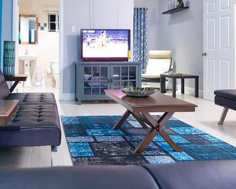 Donhead New Kingston Apt 5 - Kingston - Living room