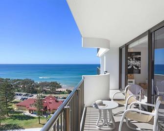 De Ville Apartments - Main Beach - Balcony
