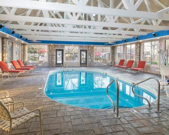 Club Wyndham Branson at The Meadows - Branson - Bể bơi