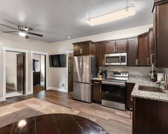 The Yellowstone Hideaway Unit C - West Yellowstone - Cocina