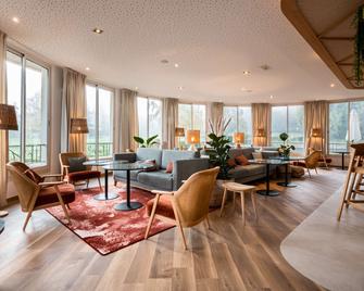 Best Western Hotel L'Oree - Saulx-les-Chartreux - Lounge