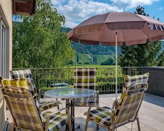2-bed apartment Riesling (Winzerhof) - Ferienweingut Winnebeck - Köwerich - Balcón