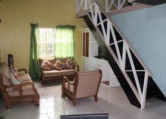 Buttercup Cottage Apartments - Kingstown - Living room