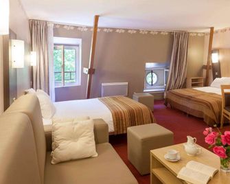 Brit Hotel Chinon le Lion d'Or - Chinon - Habitación