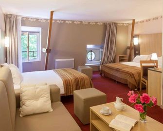 Brit Hotel Chinon le Lion d'Or - שינו - חדר שינה