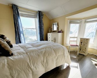 Rosedale Cottage@Baksam lake - Fenelon Falls