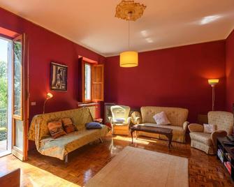 Pet Friendly Apartment In Montefelcino - Montefelcino - Sala de estar