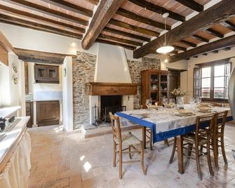 Terrinca Suite by Mmega - Stazzema - Comedor