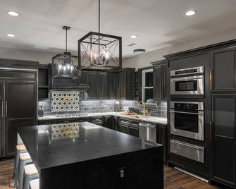 Entire Hermann Hideout - Hermann - Kitchen