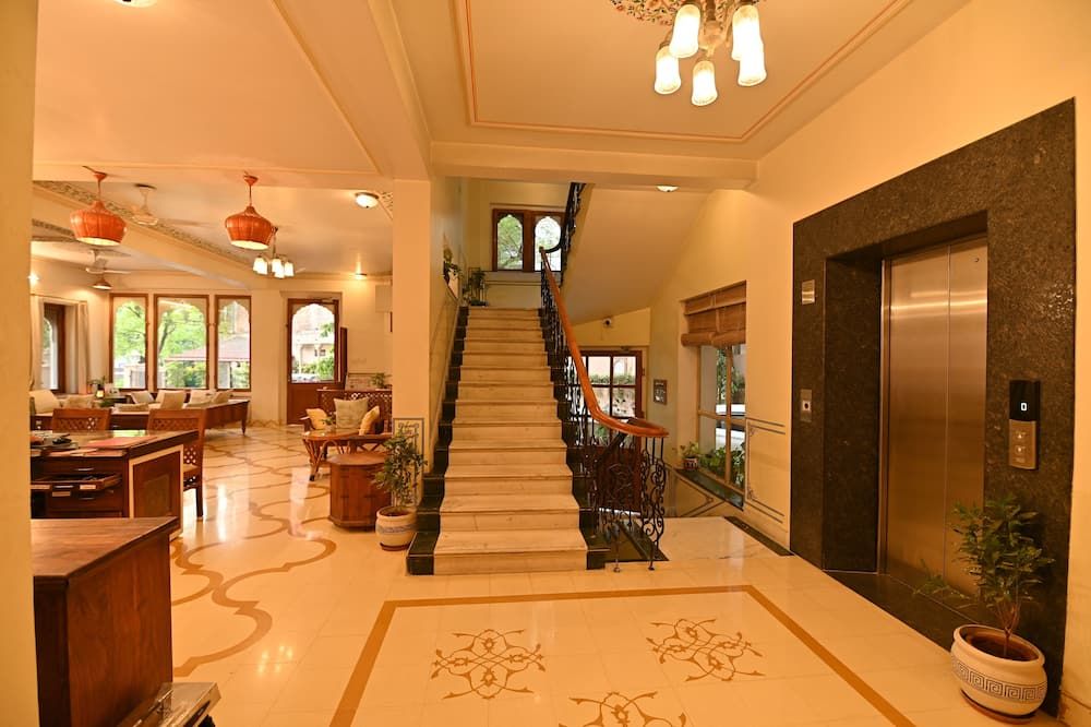 Om Niwas Suite Hotel