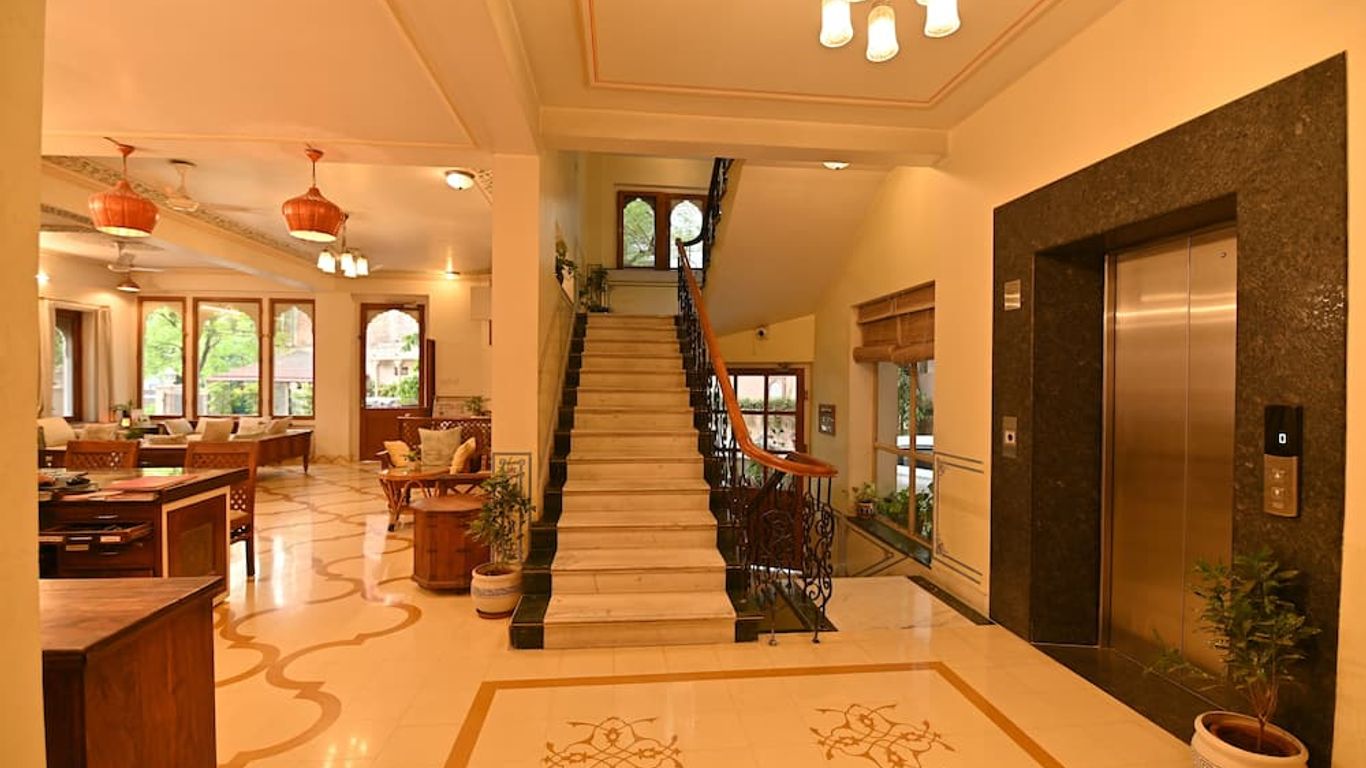 Om Niwas Suite Hotel