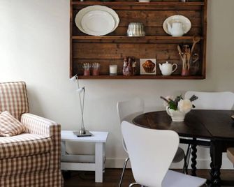 The Red Feather Inn - לאונססטון - חדר אוכל