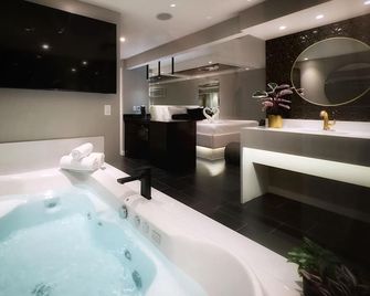 Sybaris Pool Suites - Downers Grove - Slaapkamer