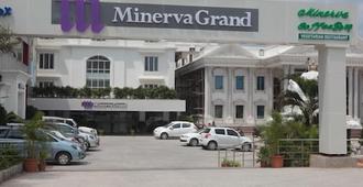 Minerva Grand Hotel - טירופטי