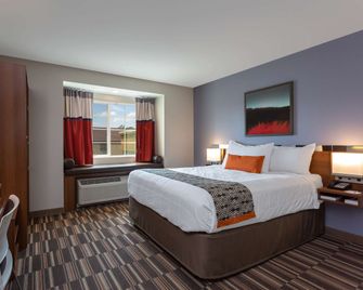 Microtel Inn & Suites by Wyndham Niagara Falls - Niagara Falls - Bedroom