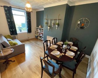 Acacia House - Holiday Cottage Wolsingham - Wolsingham - Dining room