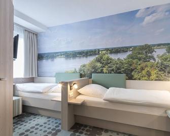 Hotel Bellevue - Lauenburg - Bedroom