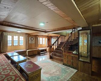 Hotel Sherpaland - Nāmche Bāzār - Lobby