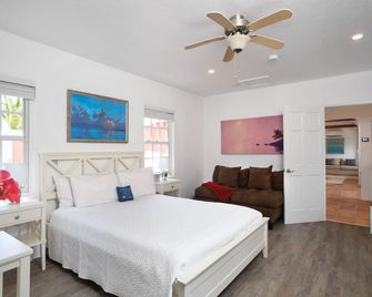 Charming Private Cottage by the Beach - Somerset - Bedroom