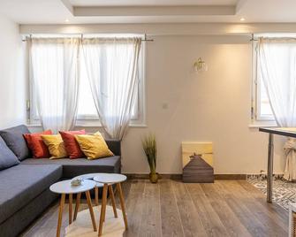 Hypercentre apartment - 20 mins from Geneva & parking - Annemasse - Wohnzimmer