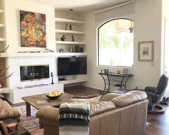 Amazing View At \'Your\' Lapaloma Catalina Foothills Home Gated Community - Catalina Foothills - Living room