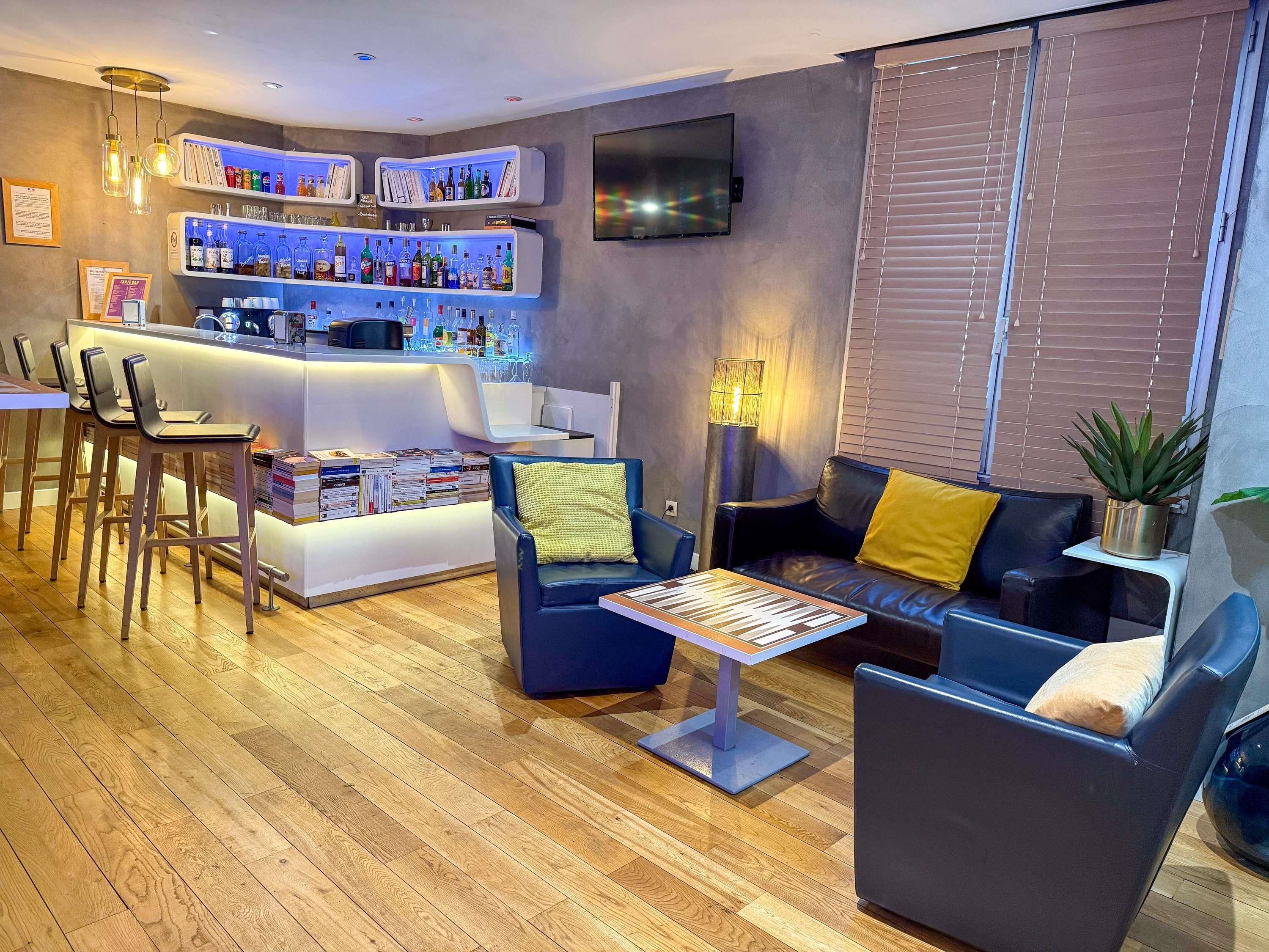 إيبيس ستايلز باريس تولبياك بيبليوتاكي