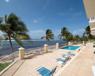 Ocean/Beachfront - stunning views! Seabreeze Villas - Bodden Town - Pool