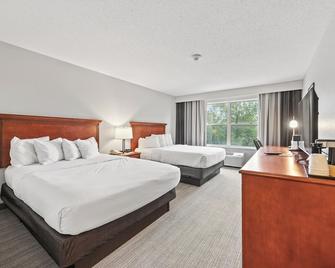 Independence Stay Hotel And Suites - Marinette - Спальня