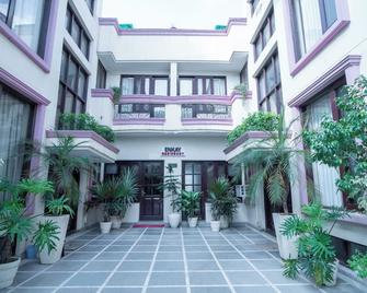 Enkay Residency V Block-Cyber City - Gurugram - Edificio