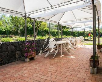 Agriturismo Biologico dell' Etna - Trecastagni - Patio