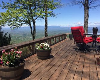 Blue Ridge Mountain Cabin With Million Dollar View - Morganton - Balcony
