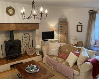 La Maison Bancale, Medieval House In Stunning Village, With Great Restaurants! - Saint-Jean-de-Côle - Sala de estar