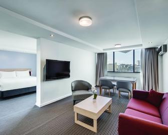 Central Studio Hotel Sydney - Sydney - Living room