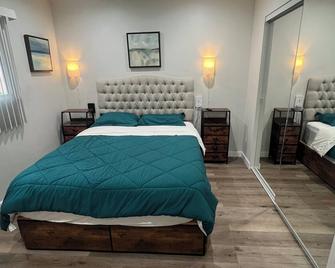 Charming 1-bedroom apartment in pleasant El Segundo with AC, WiFi, near LAX - El Segundo - Bedroom