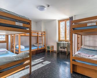 Auberge de Jeunesse HI Serre-Chevalier - La Salle-les-Alpes - Sypialnia